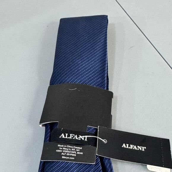ALFANI ALFATECH Mens Necktie Andree Solid Navy Stain Resistant New - Picture 5 of 9